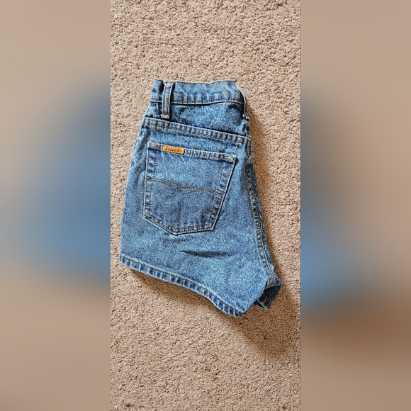 Jordache Vintage Shorts - Just in time for SUMMER! - Picture 4 of 5